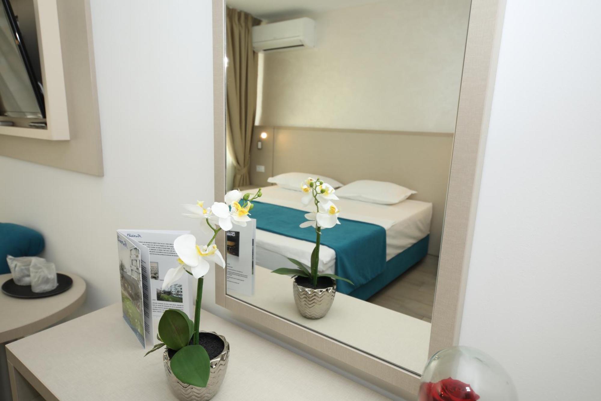 Hotel Delfin Mamaia Eksteriør billede